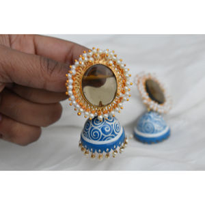 ต่างหูแบบจุมก้า ดีไซน์เนอร์เพ้นท์มือ ประดับด้วยหินเม็ดใหญ่ ชุบทองคำ  ผิวด้าน สำหรับผู้หญิงและเด็กผู้หญิง - Product Image 4