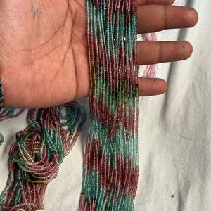 Perles rondes lisses en tourmaline verte exquise de 2,5 mm à 3,5 mm pour la fabrication de bijoux - Product Image 2