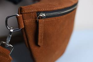 Sac bandoulière en daim unisexe de qualité supérieure avec fermeture éclair tendance - Product Image 4