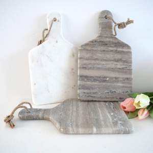 Planche à découper en marbre de qualité supérieure pour un style de vie moderne, offrant une surface robuste pour les activités culinaires quotidiennes. - Product Image 2