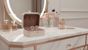 Boucles d'oreilles classiques en forme de couronne, en argent sterling 925 plaqué rhodium, avec un charme en diamant moissanite, 36 diamants taille brillant, 0,20 CTW - Product Image 6