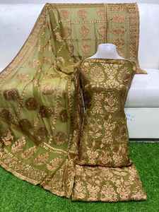 Filles pakistanaises fantaisie Shalwar Kameez Design avec une belle tenue de mariage Dupatta brodée lourde de grande taille assortie - Product Image 2