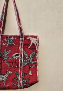 Thevintageartcraft Handmade Lightweight Red Cotton <b>Tote</b> <b>Bag</b> Women Eco-Friendly Vintage Jungle <b>Printed</b> <b>Leopard</b> Quilted Zipper - Product Image 3