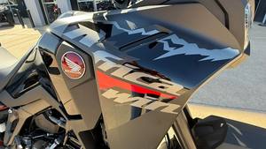 Motocicleta Honda AFRICA TWIN 2025-2026 de Alto Rendimiento, 1083 cc, Motor de 2 Cilindros en Línea, 4 Tiempos, Nueva, Lista para Enviar - Product Image 4