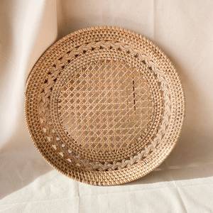 Prêt à expédier en osier à la main rotin plateau rond ustensiles de cuisine plateau de service en gros du Vietnam - Product Image 4