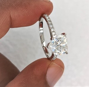 Bague de fiançailles et de mariage en moissanite pour femmes, 2 ct, coupe cœur, bague en or blanc massif 14 carats, cadeau de la Saint-Valentin, bijoux fins - Product Image 4
