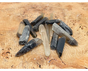 Vente en gros de baguettes sculptées en quartz fumé brut, pierres de guérison en cristal naturel pour le Reiki, le Feng Shui, l'amour et la décoration intérieure - Product Image 2