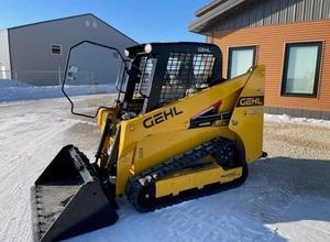 Gehl RT105 Yellow Skid Steer Loader Crawler Loader Compact <b>Track</b> Loader with Front Bucket for Farm Construction For Sale - Product Image 3