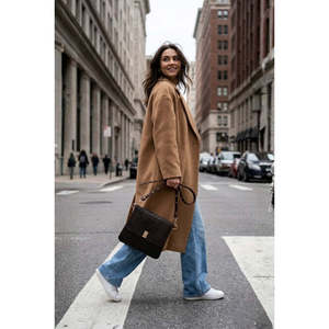 Bolso Bandolera de Cuero Vacuno para Mujer - Bolso Casual de Gran Capacidad, Elegante y Duradero con Cadenas y Estampado - Product Image 4