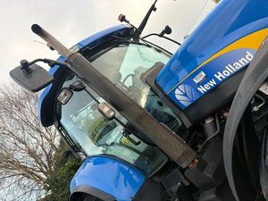 Tractor Agrícola T6080 4x4 de 140 CV con Bomba de Motor y Rodamientos - Product Image 4