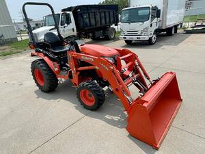 Tracteur miniature à moteur diesel KUBOTA B2601HSD 4x4 - Product Image 6