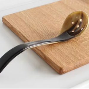 Ensemble de couverts en corne durable de luxe, cuillère et fourchette, avec manche long, fabriqué à la main, naturel, non toxique, vaisselle pour l'exportation - Product Image 1