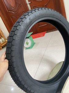 KUMA MOTORCYCLE PNEU INTÉRIEUR K102F Nouvel État 2.50-18 3.00-17 avec Enveloppe de Pneu Fabriqué au Vietnam - Product Image 4