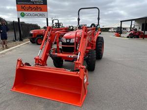 Tracteur et chargeur frontal Kubota L3800HD 38Hp original et neuf et d'occasion à vendre - Product Image 3