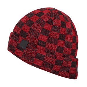 Bonnets d'hiver en gros fabriqués sur mesure au Pakistan Bonnet bon marché Bonnet d'hiver unisexe de haute qualité au design uni - Product Image 4