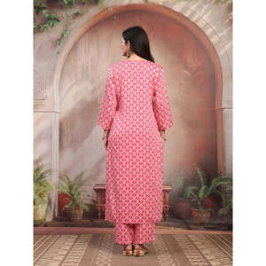 Conjunto Casual de Kurta y Palazzo para Mujer, Estampado Rosa, en Rayón, Hecho de Tela Crepé - Product Image 6