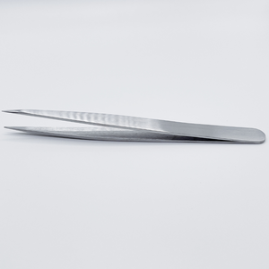 Pince à sourcils à pointe inclinée de qualité supérieure professionnelle avec finition polie Meilleur outil de beauté - Product Image 2