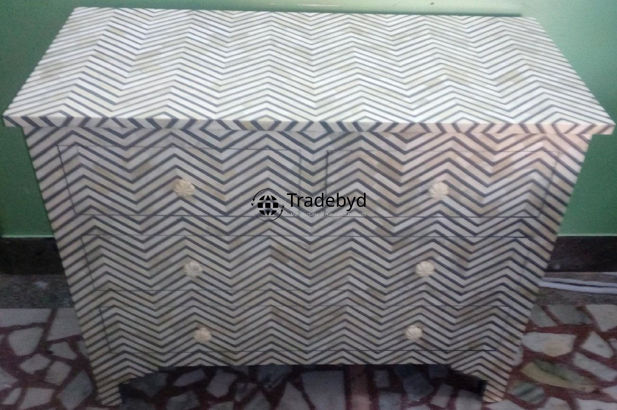 Available in different Colors