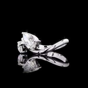 Bague de fiançailles en diamant cultivé en laboratoire 1.02 Ct formes mixtes VVS-VS clarté certifiée or blanc 14K bijoux fins éthiques - Product Image 6