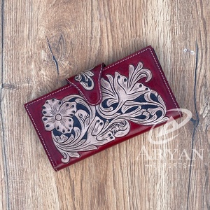 Nouveau véritable cuir repoussé à la main embrayages à deux volets femmes portefeuilles conçus vente chaude en cuir repoussé Unique élégant portefeuilles - Product Image 1