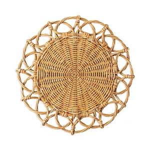 Set de table en rotin abordable, parfait pour créer des espaces repas chaleureux et accueillants avec un minimum d'effort et un charme rustique. - Product Image 3