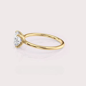 Bague solitaire classique en diamant de laboratoire taille ronde en or jaune 18 carats - Product Image 3