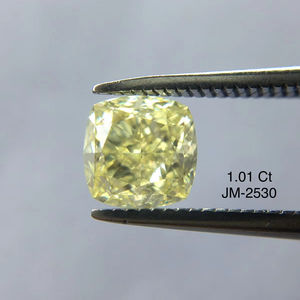 Fancy Yellow Brilliant Cushion Cut 1.01 Carat VS2 Clarity GIA Diamants naturels certifiés en vrac de l'Inde aux prix de gros - Product Image 1