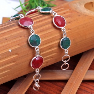 สร้อยข้อมือทับทิมสีเงินสเตอร์ลิง925สำหรับผู้หญิงเครื่องประดับโซ่ที่สมบูรณ์แบบพร้อมพลอยออนไลน์ขายส่งสำหรับของขวัญ