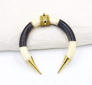 Colgante de Hueso Natural de Búfalo y Buey |   Joyería de Moda Hecha a Mano - Product Image 2