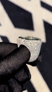 Anillo de cóctel de lujo de plata de ley 925 con pavé de moissanita y diseño de letras, unisex, para uso diario - Product Image 2