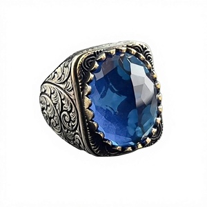 Anillo de Plata Turca Hecho a Mano para Hombre con Gema Ovalada de Zafiro Azul Cabujón, Zirconia Azul de 10k, Patrón Único, Joyería Artesanal - Product Image 1