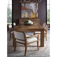 Table à manger |   Design avant-gardiste avec sièges généreux |   Centre de table parfait pour les réceptions modernes