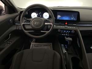 Peu utilisé 2024 HYU NDAI Elantra SEL FWD - Product Image 2