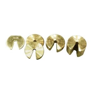 Juego de 5 pesas ranuradas de latón para balanzas de laboratorio - Product Image 1