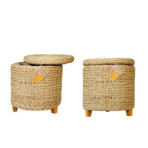 เก้าอี้ผักตบชวาทำด้วยมือสไตล์วินเทจขนาด44xH43ซม. เฟอร์นิเจอร์ในบ้านเป็นมิตรกับสิ่งแวดล้อมพร้อมออตโตมันทอแบบยืดหยุ่น - Product Image 1