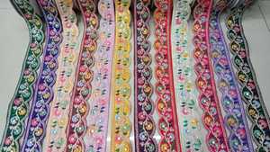 Lacets brodés floraux sur mesure Diverses conceptions de travail de coupe ethnique Paillettes Neuf manières de couleur Largeur de 1.5 pouces pour divers - Product Image 2