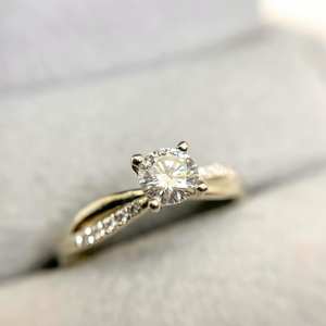 แหวนหมั้น CZ สีขาวทรงกลม6มม. | แหวนแต่งงานแบบโซลิแทร์สำหรับผู้หญิง | เครื่องประดับเจ้าสาวใน925สีเงิน - Product Image 1