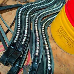 Leather Horse Brow Band With Padded & Small Silver <b>Crystals</b> Work <b>Top</b> Supplier Manufacturer & Wholesaler Saman Exports - Product Image 6