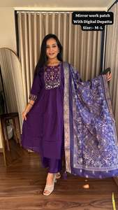 Kurti Romano de Seda para Mujer Adulta con Hermoso Bordado y Ribete Lateral con Espejo, en Existencia para Eventos Especiales - Product Image 4