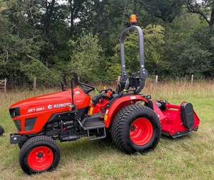 Tondeuse autoportée Kubota ZD1211 à rayon de braquage zéro, 24 CV, diesel, plateau de coupe de 60 pouces, tracteur de pelouse robuste à vendre - Product Image 3