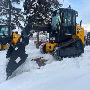 Vente flash Chargeuse compacte diesel JCB 250T avec godet à deux vitesses rapide, vannes auxiliaires, débit élevé - Livraison rapide et facile - Product Image 5