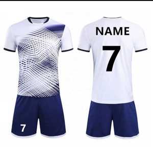 Uniforme de football en polyester de haute qualité maillot de football imprimé avec logo personnalisé hauts de chemises à bas quantité minimale de commande vêtements de sublimation bon marché - Product Image 4