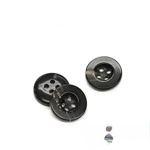 Botón Natural de Cuerno de Búfalo al por Mayor, Acabado en Blanco para Accesorios de Ropa, Alta Calidad - Product Image 3