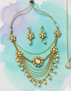 Collier traditionnel antique en or poli de haute qualité, conçu dans un style élégant, parfait pour les tenues ethniques indiennes, les festivals, les mariages - Product Image 1