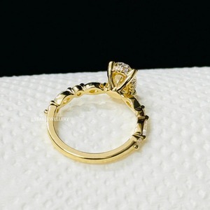 Juego de anillos de compromiso solitario de diamante CVD de 1 quilate de oro macizo de 14 quilates, anillo de diamante solitario de diamante cultivado en laboratorio de corte ovalado de 1 quilate - Product Image 5