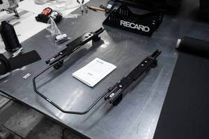 เบาะนั่งทรงบักเก็ตแบบสปอร์ตหรูหรา รุ่น Recaro ทำจากหนัง PU แท้ คาร์บอนไฟเบอร์ สำหรับรถยนต์ BMW Performance M3 รุ่น G01-G23 ปี 2026 - Product Image 5