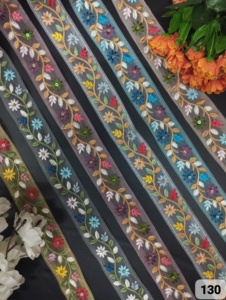 Cordones de corte Zari dorados hechos a medida Recorte de lujo y sexy para ropa Bordes Suministro de reventa para diseñador de vestidos - Product Image 6