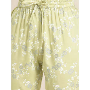 ชุดเสื้อกางเกงทรงตรงพร้อมกางเกงผ้าเรยอนพิมพ์ลายดอกไม้สีเขียวสำหรับผู้หญิง - Product Image 4