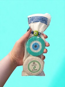 Jabones de baño naturales hechos a mano con un sobre especial y un set de piedra pómez con estampados de ojo turco - Product Image 1