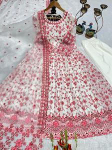 Ensemble robe longue à manches longues avec broderie Georgette, bas et dupatta confortables, vêtements indiens élégants pour femmes - Product Image 5